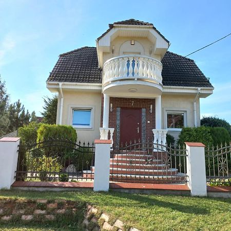 Junoszyno Apartamenty Junona Nad Morzem, W Domu Z Ogrodem, Obok Stegna I Jantar מראה חיצוני תמונה